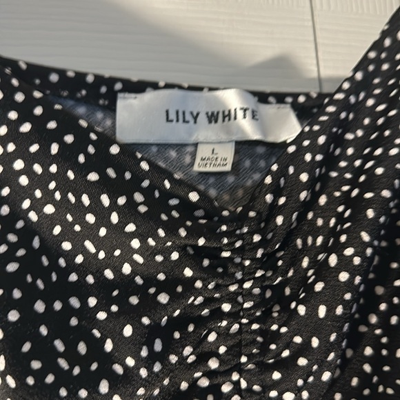 Lily White Blouse size L - Picture 2 of 4